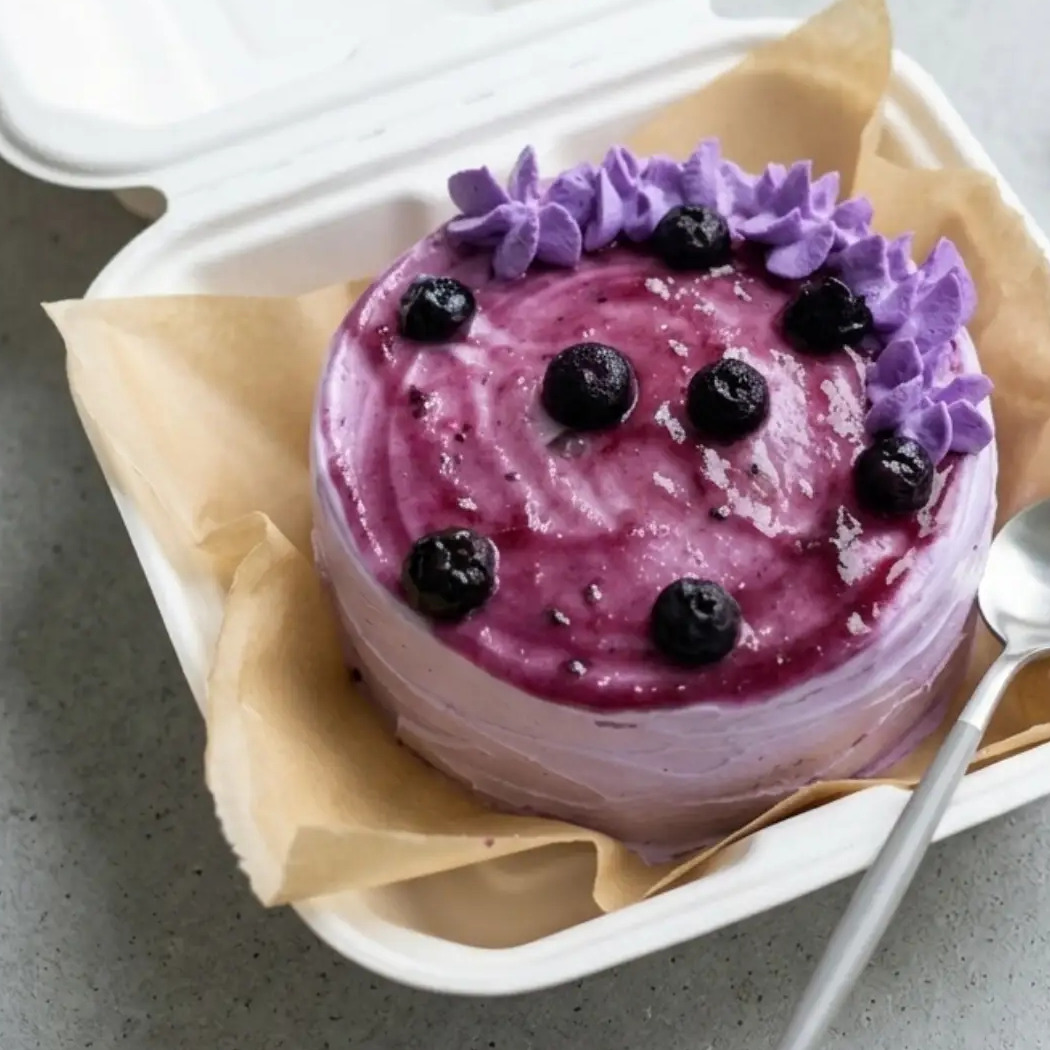 Blueberry bento cake in its box